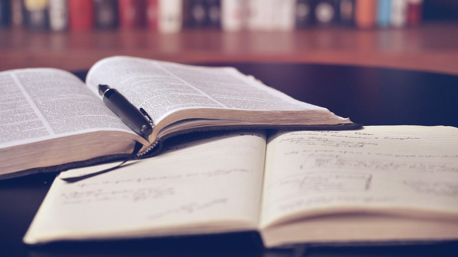 勉強中のデスク